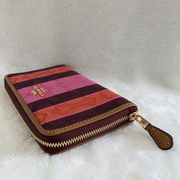 NWT COACH Signature Print Color-block Medium Zip-around Wallet - Picture 3 of 8